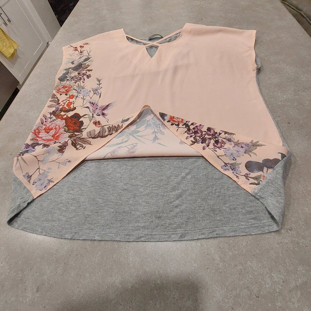 SUZY SHIER Women's Floral Print Front w/Criss Cross  Grey Knit Back - Sz Large